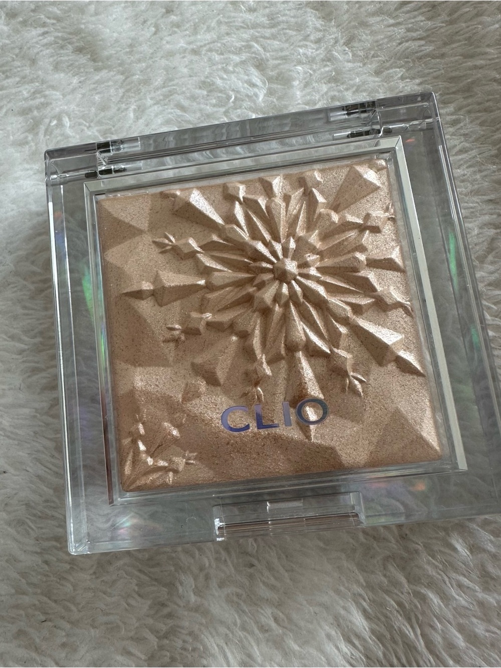 Clio Prism Highlighter in Gold Sheer